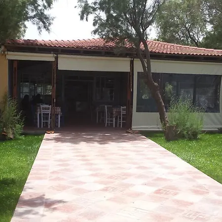 Aparthotel Leonidas *