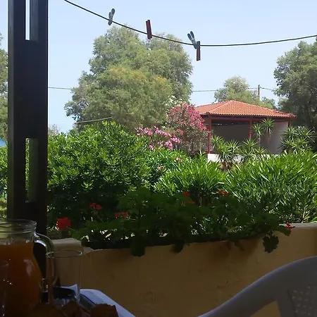 Aparthotel Leonidas *