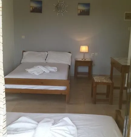 Aparthotel Leonidas *