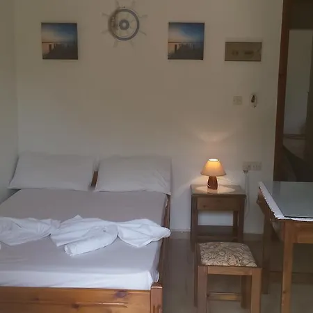 Aparthotel Leonidas *