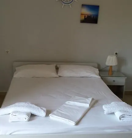 Aparthotel Leonidas *