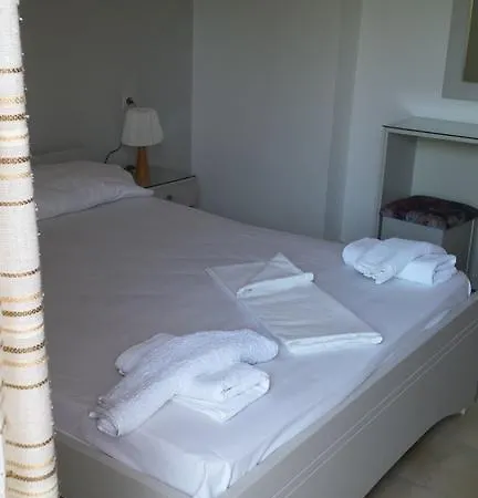 Aparthotel Leonidas *